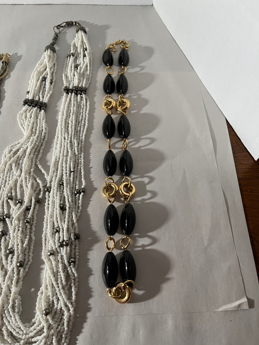 VTG beaded necklaces Bundle white, black, gold tone multi strand statement - Picture 8 of 8